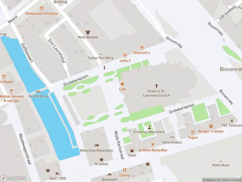 Ambulance met grote spoed naar de Grotekerkplein in Rotterdam