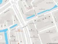 Ambulance met grote spoed naar de Fabrieksstraat in Delft