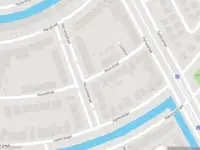 Brandweer met gepaste spoed naar de Amorstraat in Almere vanwege afhijsen patient