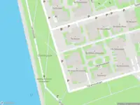 Ambulance met grote spoed naar de Overhoeksparklaan in Amsterdam