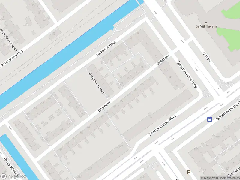 Ambulance met gepaste spoed naar de Botmeer in Rotterdam