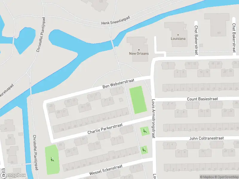 Ambulance met grote spoed naar de Ben Websterstraat in Amsterdam