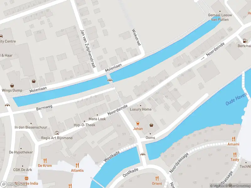 Ambulance met grote spoed naar de Noordeinde in Spijkenisse