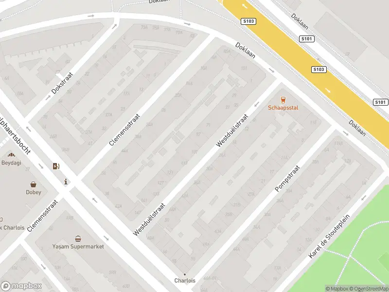 Ambulance met grote spoed naar de Westduëlstraat in Rotterdam