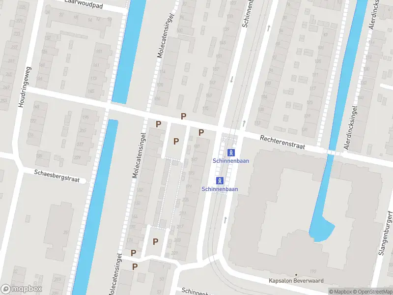 Ambulance met grote spoed naar de Schinnenbaan in Rotterdam
