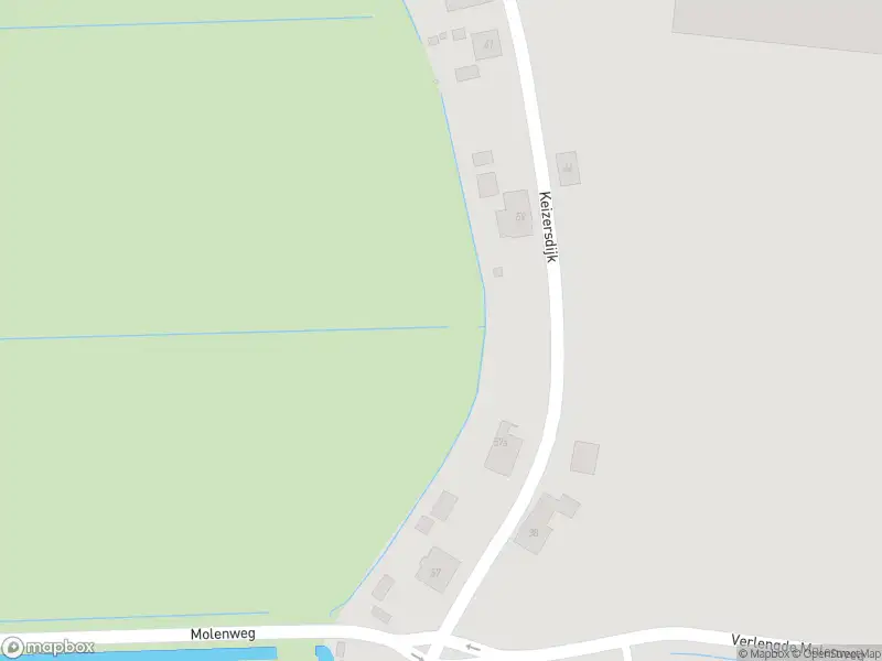 Ambulance met gepaste spoed naar de Keizersdijk in Strijen