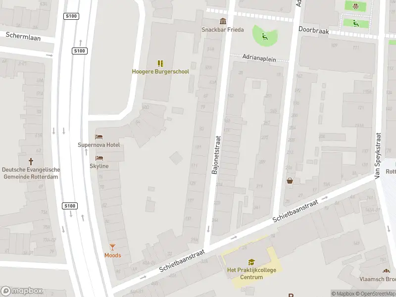 Ambulance met gepaste spoed naar de Bajonetstraat in Rotterdam