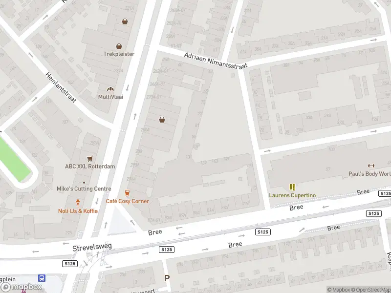 Ambulance met grote spoed naar de Walravenstraat in Rotterdam