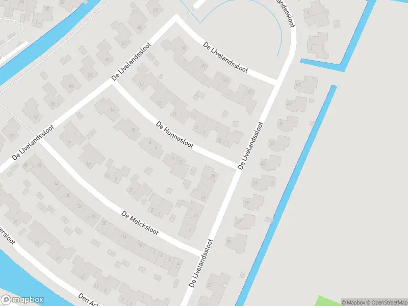 Ambulance met grote spoed naar de De Hunnesloot in Obdam