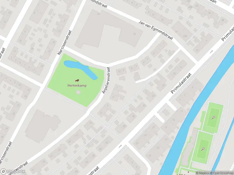 Ambulance met grote spoed naar de Anjelierenstraat in Purmerend