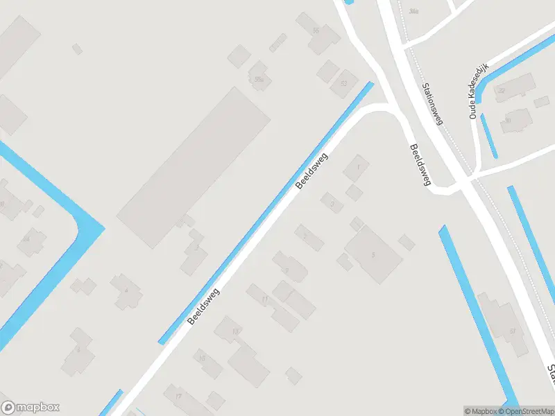 Ambulance met grote spoed naar de Beeldsweg in Zuidland