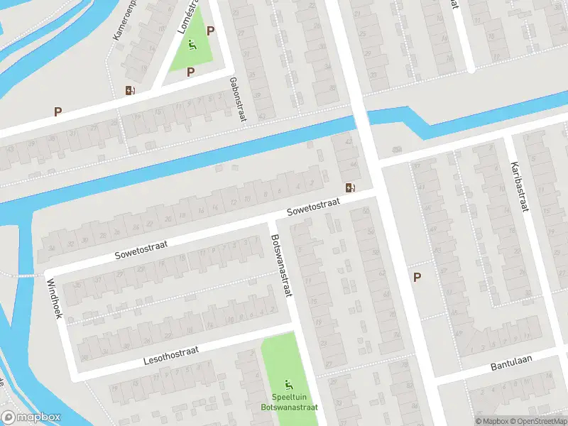 Ambulance met gepaste spoed naar de Sowetostraat in Delft