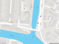 Ambulance met gepaste spoed naar de Zijloeverpad in Leiden