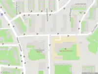 Brandweer met grote spoed naar de Kardinaal De Jonglaan in Bergen op Zoom vanwege voertuigbrand