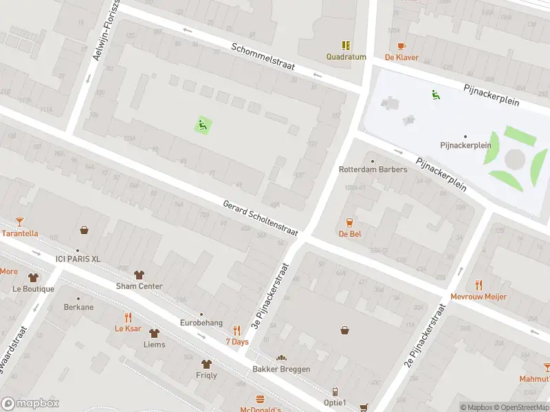 Ambulance met grote spoed naar de Gerard Scholtenstraat in Rotterdam