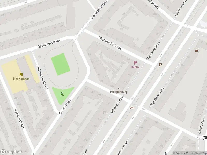 Ambulance met grote spoed naar de Hekelingenstraat in Rotterdam