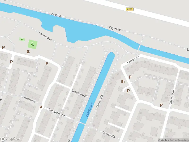 Ambulance met grote spoed naar de Langenhorst in Alphen aan den Rijn