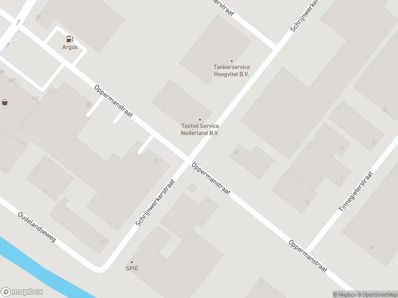 Brandweer met gepaste spoed naar de Schrijnwerkerstraat in Hoogvliet Rotterdam vanwege een buitenbrand