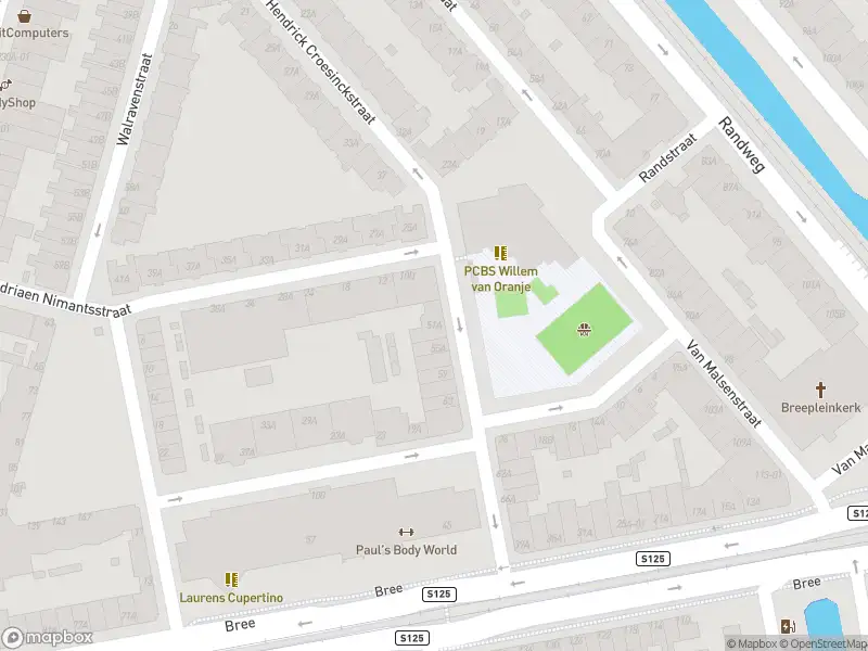 Ambulance met grote spoed naar de Hendrick Croesinckstraat in Rotterdam