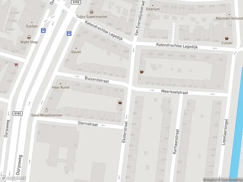 Ambulance met grote spoed naar de Buizerdstraat in Rotterdam