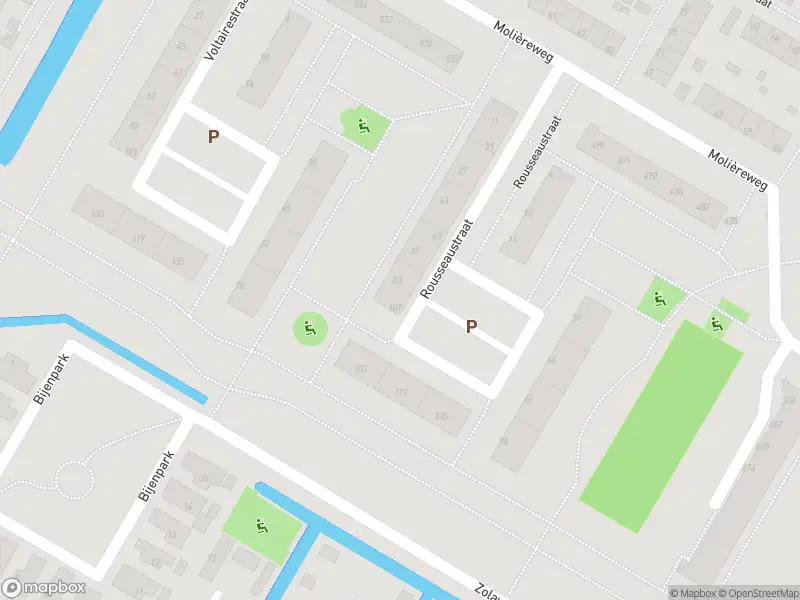 Ambulance met gepaste spoed naar de Rousseaustraat in Rotterdam