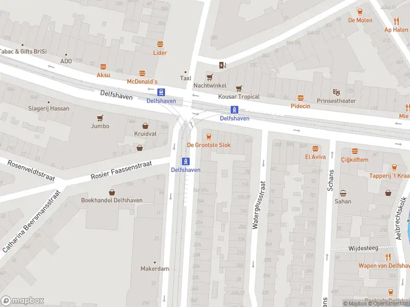 Ambulance met grote spoed naar de Spanjaardstraat in Rotterdam