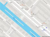 Ambulance met gepaste spoed naar de IJburglaan in Amsterdam