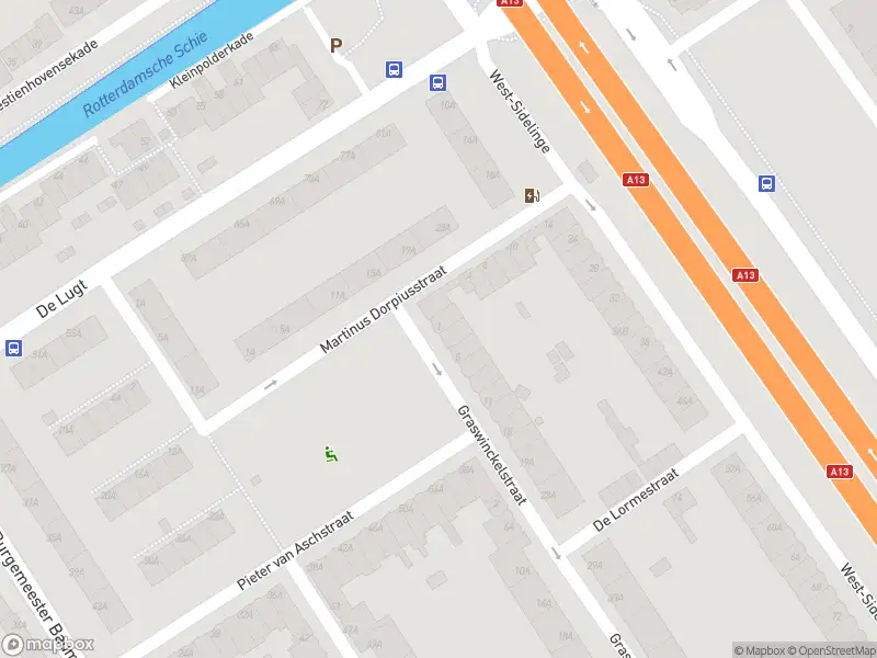 Ambulance met grote spoed naar de Graswinckelstraat in Rotterdam