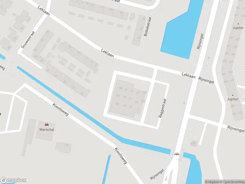 Ambulance met gepaste spoed naar de Reggestraat in Ridderkerk