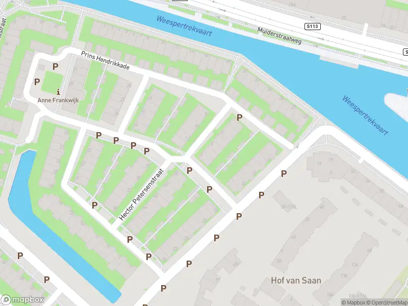 Ambulance met gepaste spoed naar de Kerwin Lucasstraat in Diemen