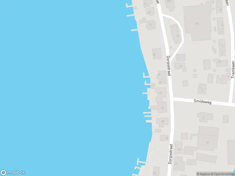 Ambulance met grote spoed naar de Dorpsstraat in Maasdam