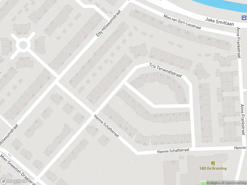 Ambulance met grote spoed naar de Truus Wijsmuller-Meijerpad in Spijkenisse