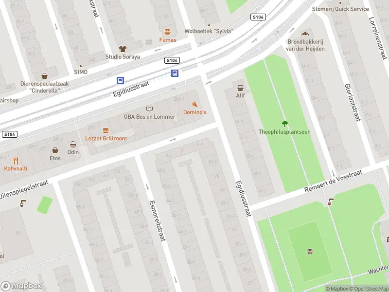 Ambulance met gepaste spoed naar de Tijl Uilenspiegelstraat in Amsterdam