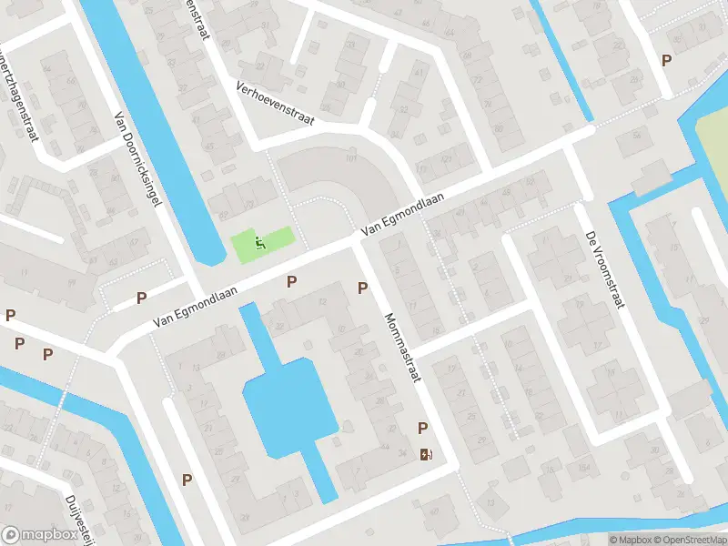 Ambulance met grote spoed naar de Mommastraat in Wateringen