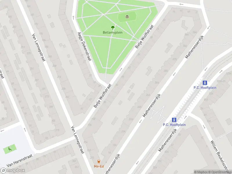 Ambulance met gepaste spoed naar de Betje Wolffstraat in Rotterdam