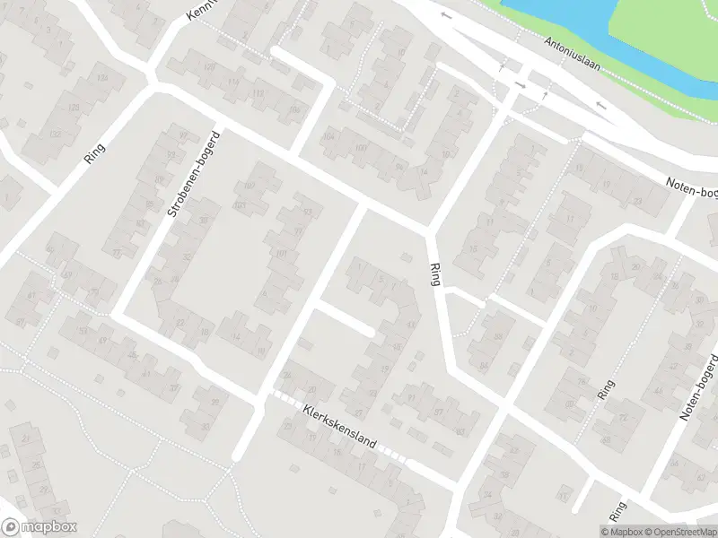 Ambulance met gepaste spoed naar de Strobenen-bogerd in Hendrik-Ido-Ambacht