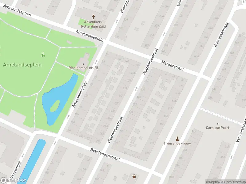 Ambulance met grote spoed naar de Walchersestraat in Rotterdam