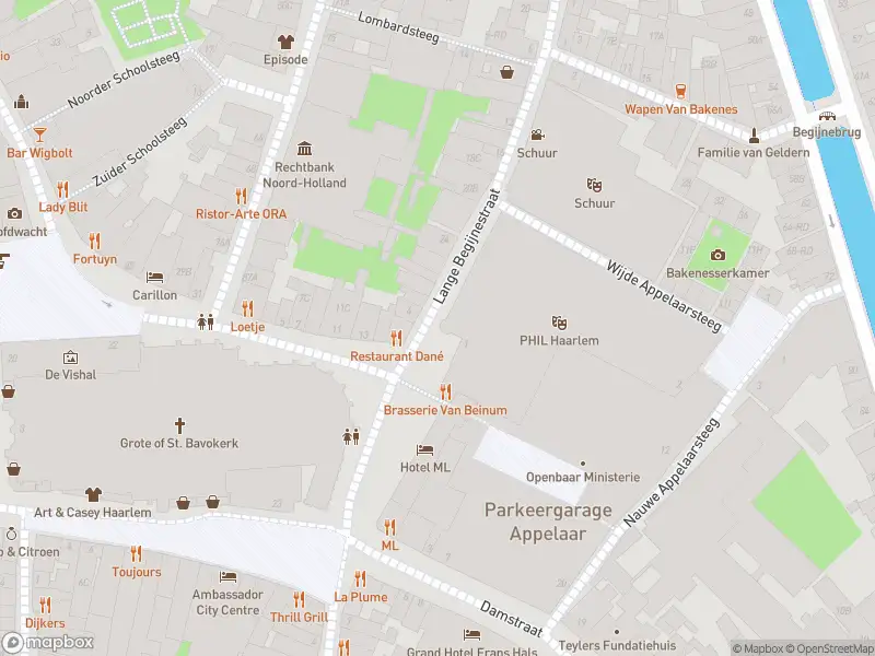 Ambulance met gepaste spoed naar de Klokhuisplein in Haarlem