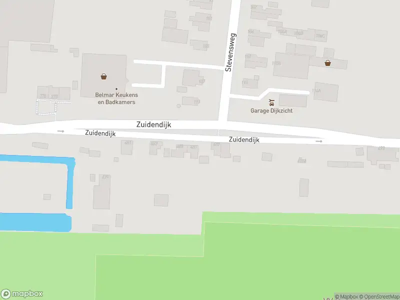 Ambulance met gepaste spoed naar de Sportcomplex Schenkeldijk in Dordrecht