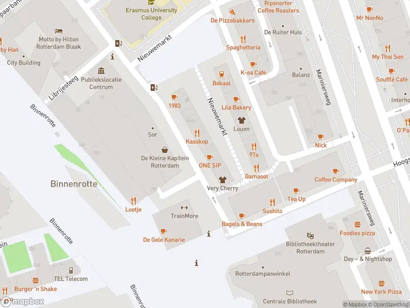 Ambulance met grote spoed naar de Botersloot in Rotterdam