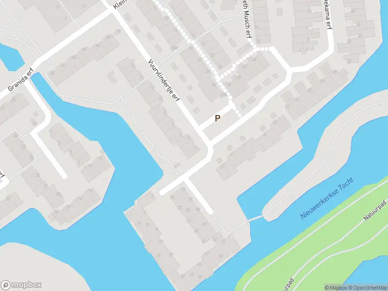 Ambulance met grote spoed naar de Vuurvlindertje erf in Capelle aan den IJssel