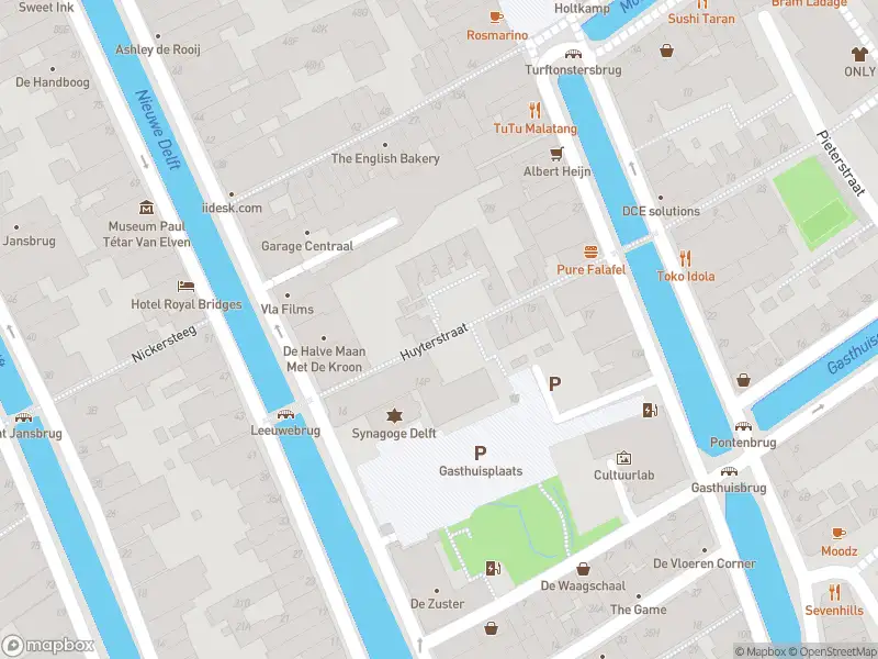 Ambulance met gepaste spoed naar de Huyterstraat in Delft