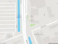 Ambulance met gepaste spoed naar de Waarderweg in Haarlem