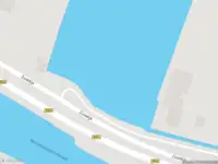 Ambulance met grote spoed naar de Zuiddijk in Zuidschermer