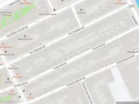 Ambulance met grote spoed naar de Jacob Israël de Haanstraat in Amsterdam