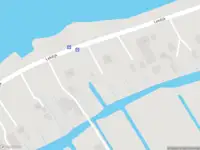 Ambulance met grote spoed naar de Lekdijk in Nieuw-Lekkerland