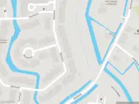 Ambulance met grote spoed naar de Kerkweg in Schiedam