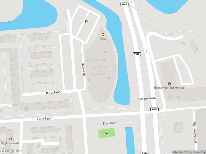 Ambulance met grote spoed naar de Iepenlaan in Spijkenisse