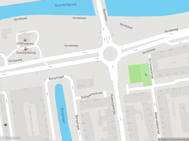 Ambulance met gepaste spoed naar de Gordelweg in Rotterdam