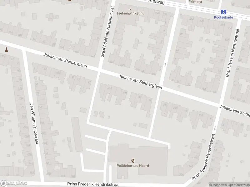 Ambulance met gepaste spoed naar de Juliana van Stolberglaan in Rotterdam